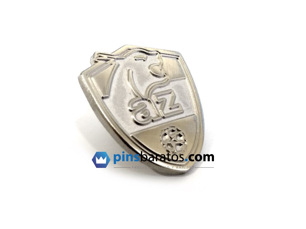Pines de equipos de fútbol personalizados.