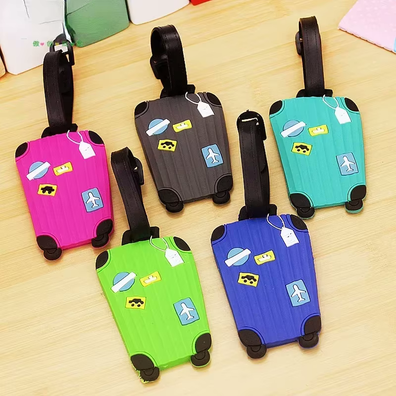 Diseño y creación de porta identificadores de maleta y equipaje.
